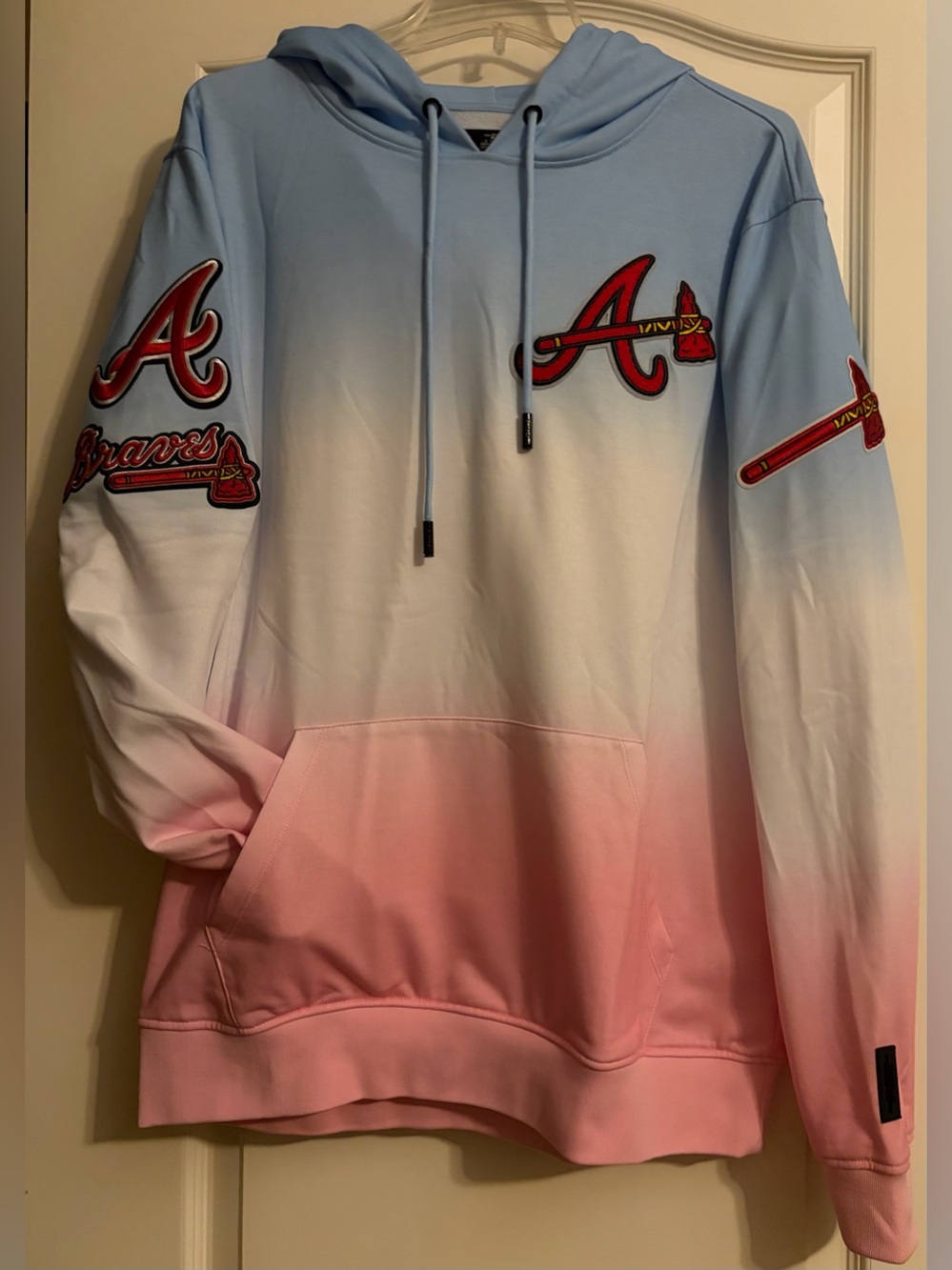 ATLANTA BRAVES PROSTANDARD HOODIE
BRAND NEW NEVER WORN